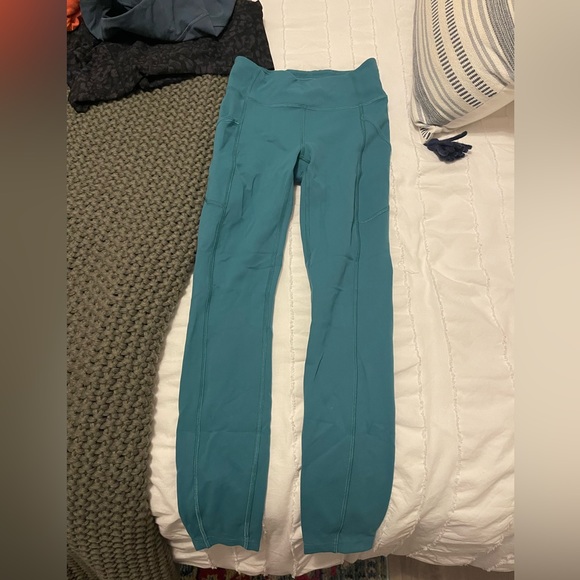 Teal Lululemon leggings with pockets (perfect condition) - Picture 3 of 5